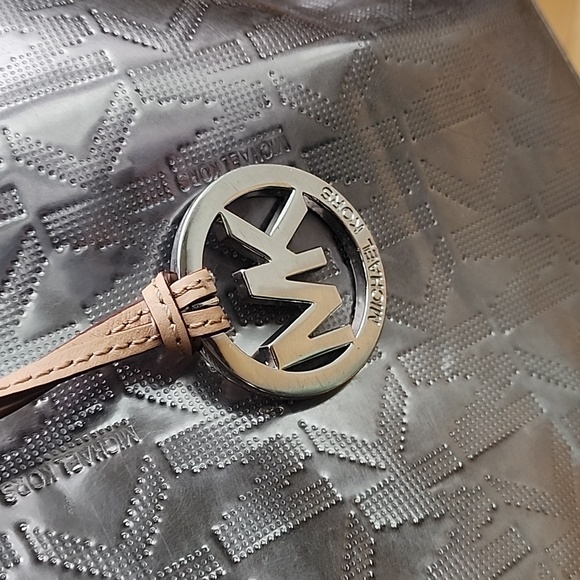 Michael Kors Gun Metal Metallic Jet Set Tote Bag - Picture 5 of 17